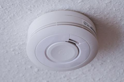 Rauchmelder schlagen Alarm, wenn es brennt