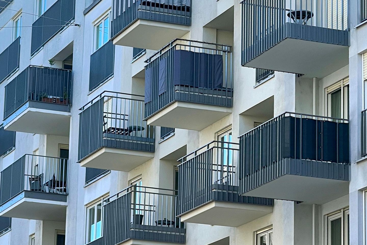 Häuserfront mit Balkonen in München