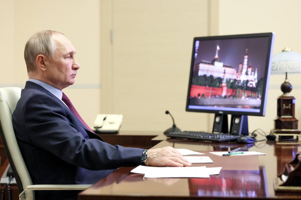 An einem historischen Ereignis führte 2022 leider kein Weg vorbei. Der Beginn des russischen Angriffskriegs gegen die Ukraine am 24. Februar 2022 wurde auch fast ein Jahr später von den meisten der Befragten (Prozent) als ihr prägendes Ereignis des Jahres genannt. 2021 hatte die Hochwasserkatastrophe das Ranking dominiert.
