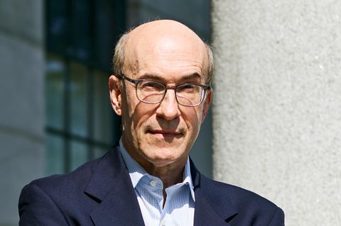 Kenneth Rogoff ist einer der bekanntesten und profiliertesten Ökonomen der Welt. Er lehrt in Harvard und war Chefökonom beim Internationalen Währungsfonds in Washington