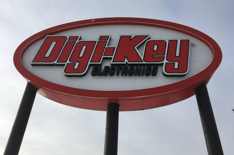 Digi-Key verkauft elektronische Komponenten, anfangs sogar noch per Katalog. Der Elektroingenieur Ronald Stordahl aus dem mittleren Westen der USA bastelte einst gerne an Radios herum, bis er selbst zum Händler der Komponenten wurde. Heute beziffert sich der jährliche Umsatz des Unternehmens auf 1,5 Mrd. Dollar, so das Forbes Magazin. 