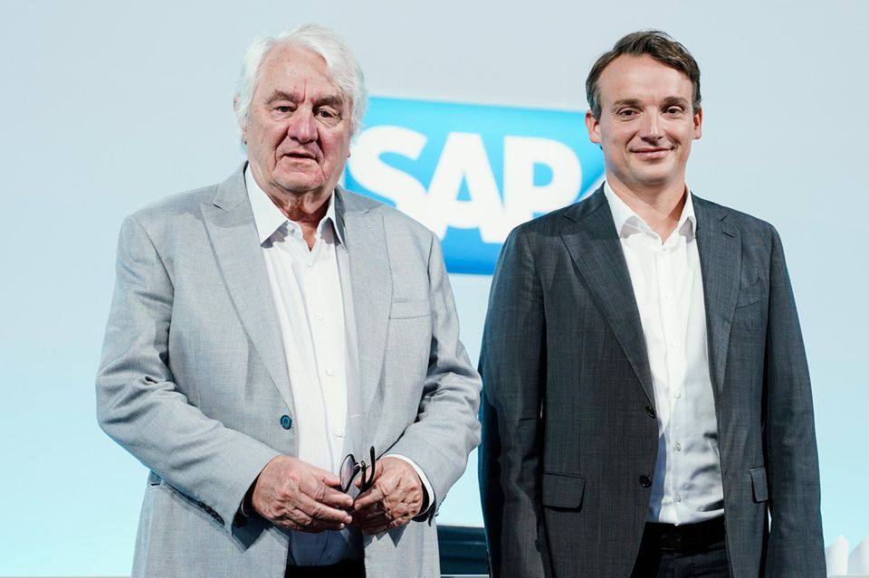 Aufsichtsratschef Hasso Plattner (l.) gibt seinen Posten auf, CEO Christian Klein bleibt bei SAP an Bord
