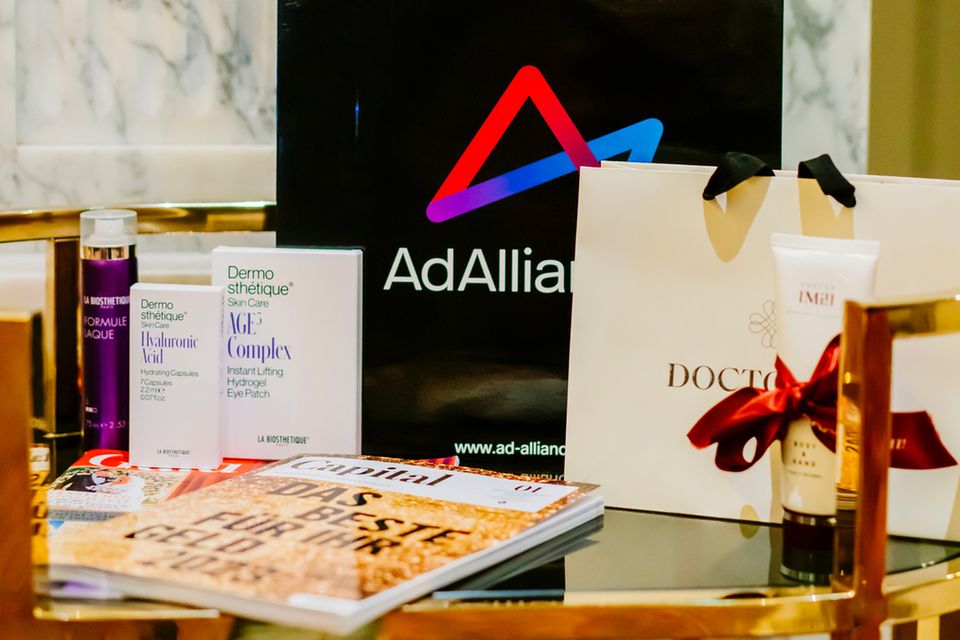 Uhren: Goodie Bag des Capital Watch Award mit Produkten von La Biosthétique und Dr. Mi! Goodie Bag des Capital Watch Award mit Produkten von La Biosthétique und Dr. Mi!