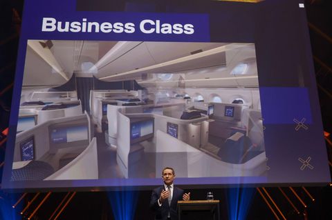 Jens Ritter, CEO von Lufthansa Airlines, präsentiert die neue Business Class