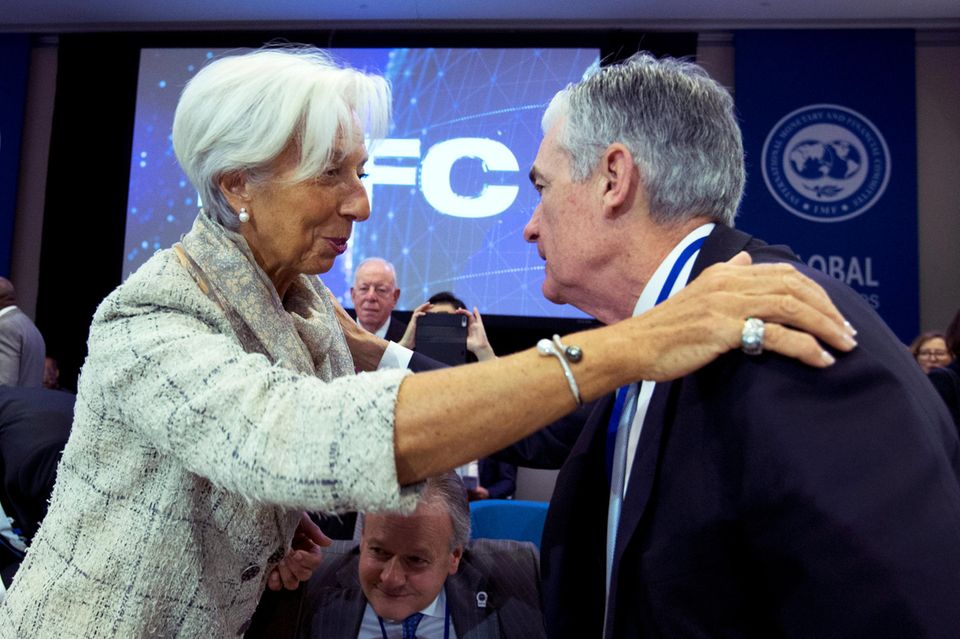 EZB-Chefin Christine Lagarde und Fed-Chef Jerome Powell 2019 bei einer Veranstaltung