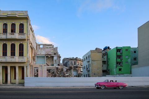 Verfallene Häuser und ein amerikanischer Oldtimer – Kuba leidet unter einer anhaltenden Wirtschaftskrise