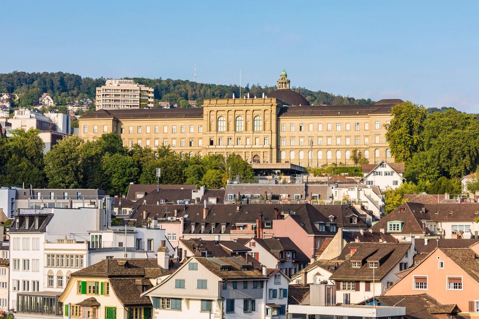 Zwei der zehn besten europäischen Hochschulen im Ranking 2022/23 kamen aus der Schweiz. Die Eidgenössische Technische Hochschule Zürich gehörte allerdings auf Rang vier zu den Verlierern. Sie fiel im Gesamt-Ranking vom elften auf den 15. Platz.