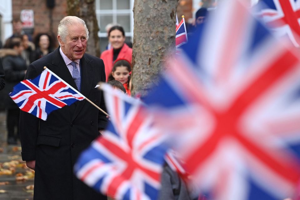 König Charles bei einem Schulbesuch im Zentrum von London.