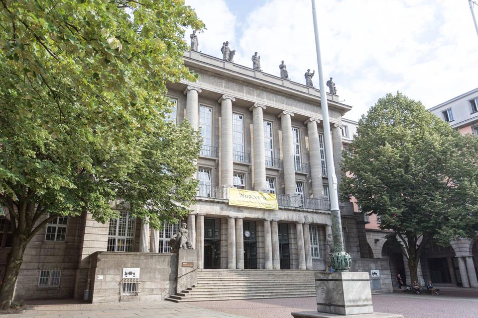 Bauantrag und Bibliotheksanmeldung hätten die zuständigen Ämter in Wuppertal den Angaben zufolge gern wie gehabt in Papierform. Weitere Punktabzüge gab es in den Sparten Gewerbeanmeldung und Wohnungsanmeldung.