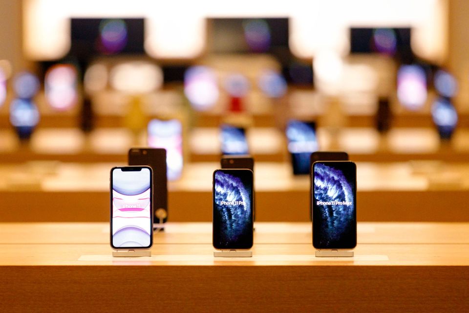 Auf Investments in Techaktien konnte sich der Pensionsfonds stets verlassen. Im Krisenjahr 2022 galt das nicht mehr: Die bislang stärksten Branchen warne nun die schwächsten. Gemeint war damit insbesondere der Technologiesektor. Er bildet mit einem Anteil von 17,5 Prozent im Aktienportfolio der Notenbank die größte Säule, brach aber um 495 Mrd. Kronen (31,4 Prozent) ein.
