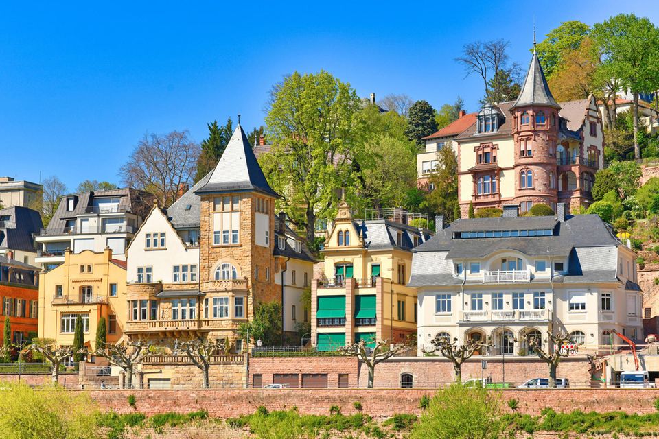 Villen am Neckarufer in Heidelberg