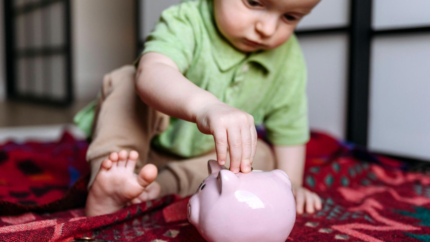 Sparen Für Den Nachwuchs: So Funktioniert Geldanlage Für Kinder ...