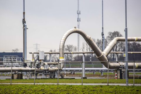 Aufnahme einer geschlossenen Gasförderungs- und Gasaufbereitungsanlage der Dutch Petroleum Company