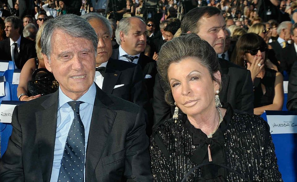 Rafaela Aponte-Diamant sitzt neben ihrem Mann Gianluigi Aponte