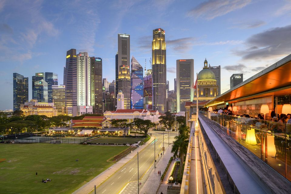 Singapur ist laut BCG die attraktivste Stadt in Asien. Das Finanzzentrum kam auf 63,6 Punkte und Platz zwei unter den Cruiser-Gewichten. Die beste Einzelbewertung gab es laut der Umfrage beim Umgang mit der Obrigkeit (75 Punkte). Am schlechtesten schnitt Singapur beim sozialen Kapital ab (58 Punkte).