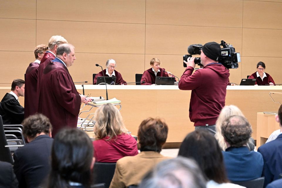 Blick in den Sitzungssaal beim Bundesgerichtshof, in dem über Diesel-Klagen verhandelt wird