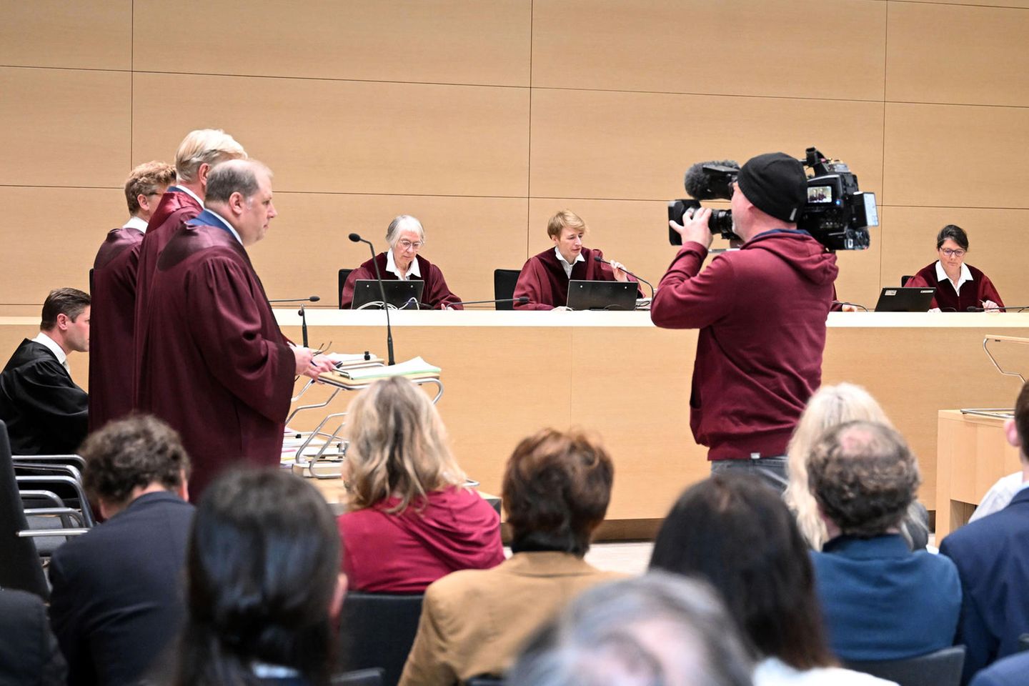 Blick in den Sitzungssaal beim Bundesgerichtshof, in dem über Diesel-Klagen verhandelt wird
