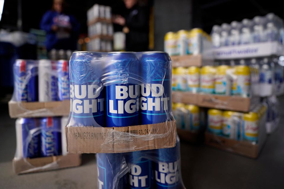 Dosen des Bud Light Biers