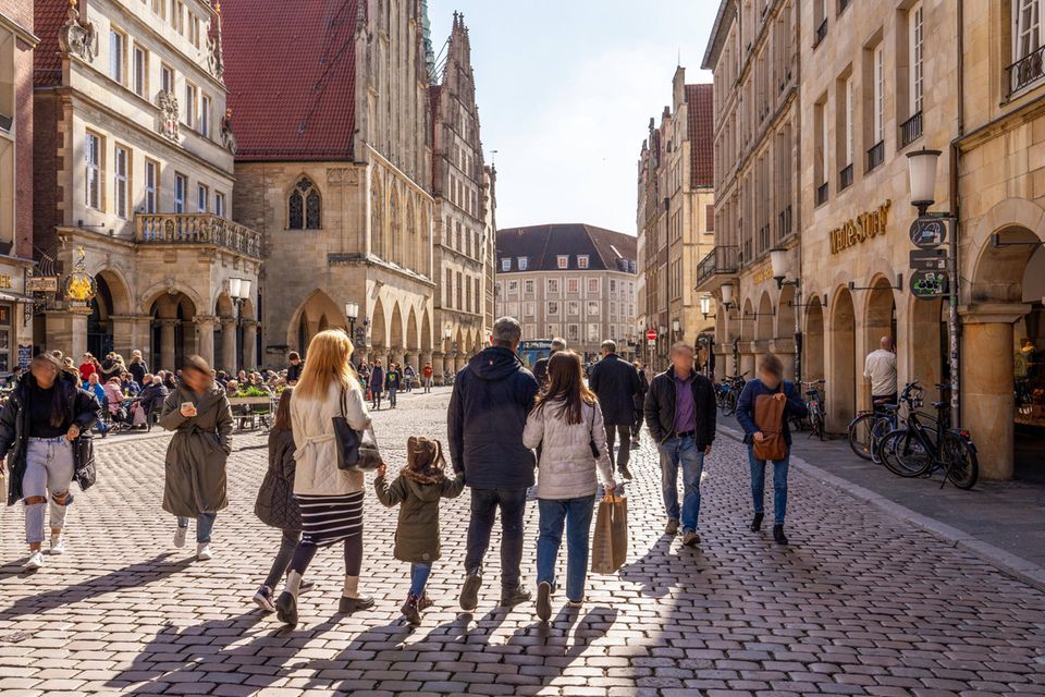Einkaufsstraßen wie der Prinzipalmarkt in Münster haben es derzeit schwer: Die Kauflaune der Deutschen hat sich angesichts der hohen Inflation eingetrübt