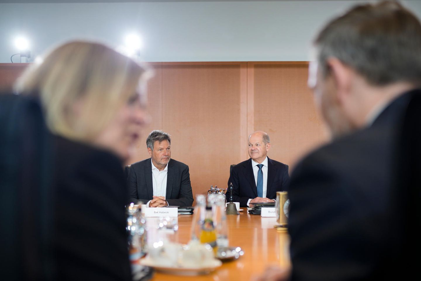 Robert Habeck (l.) und Olaf Scholz bei einer Sitzung des Bundeskabinetts
