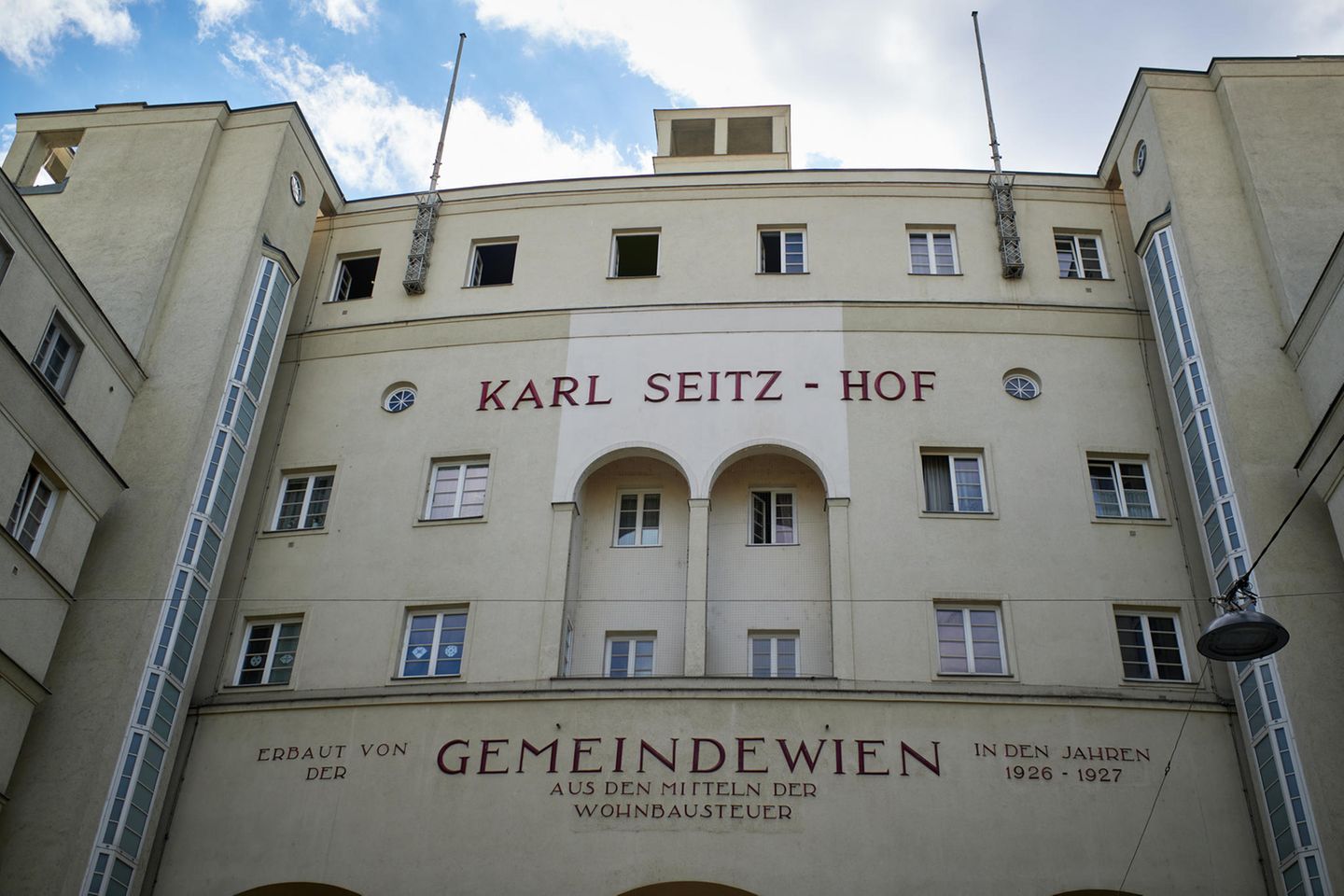 Blick auf den Karl-Seitz-Hof in Wien