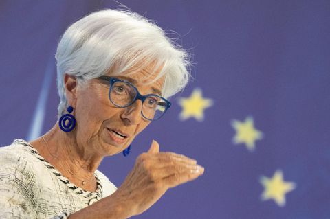 EZB-Präsidentin Christine Lagarde spricht auf der Pressekonferenz zur vorausgegangenen Ratssitzung