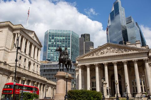 Die Bank of England hat im Kampf gegen die Inflation die Zinsen erneut angehoben. Tun die Notenbanken zu viel des Guten?