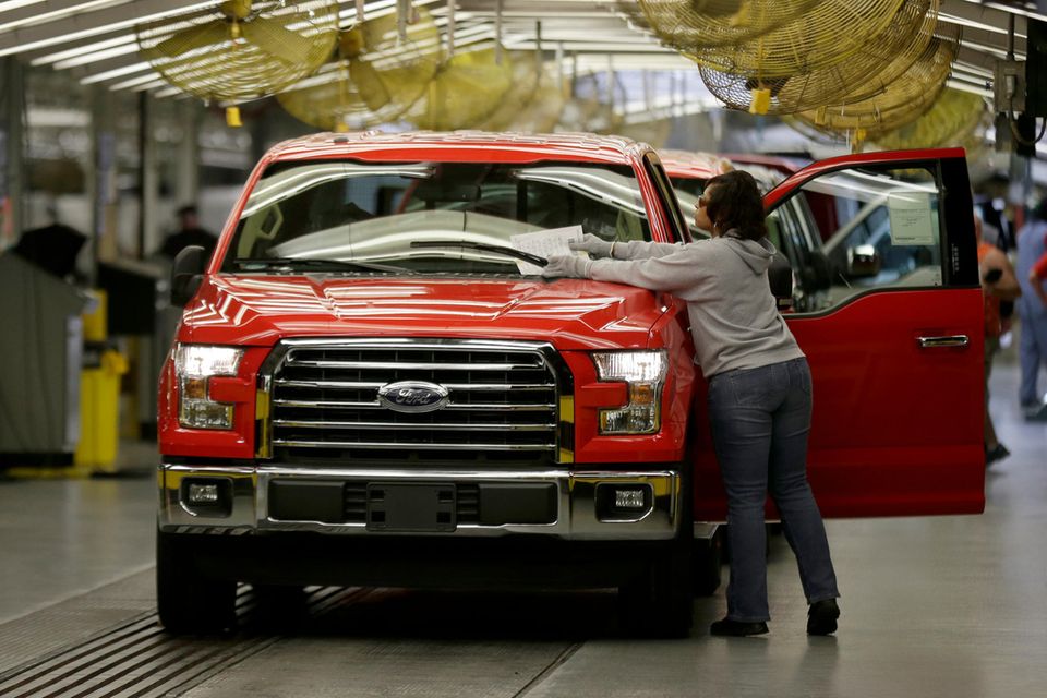 In allen Ländern der Top 10 stach der Pkw-Markt das Segment der Nutzfahrzeuge aus – mit einer großen Ausnahme. Die USA belegten im Pkw-Ranking den achten Platz mit 1,79 Millionen Wagen. Die Vereinigten Staaten kamen zugleich aber auch auf 8,3 Millionen Nutzfahrzeuge (unter anderem Lkw und Busse). Ginge es nach der Gesamtzahl der produzierten Fahrzeuge, würden die USA auf Platz zwei liegen. Sie verzeichneten wie Tschechien gegenüber dem Vorjahr ein Wachstum von zehn Prozent.