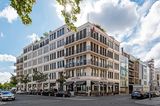 Platz 2: Berlin-Mitte, 17.000 Euro kalt  In der Nachbarschaft des Auswärtigen Amtes gibt es 706 Quadratmeter Wohnfläche an der Spitze dieses Gebäudes zu mieten.