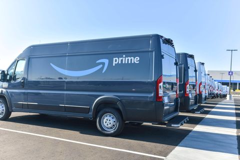 Kunden von Amazon Prime werden nicht nur bevorzugt mit Ware beliefert, sondern erhalten beispielsweise auch Zugang zum Streaming-Portal des Tech-Konzerns