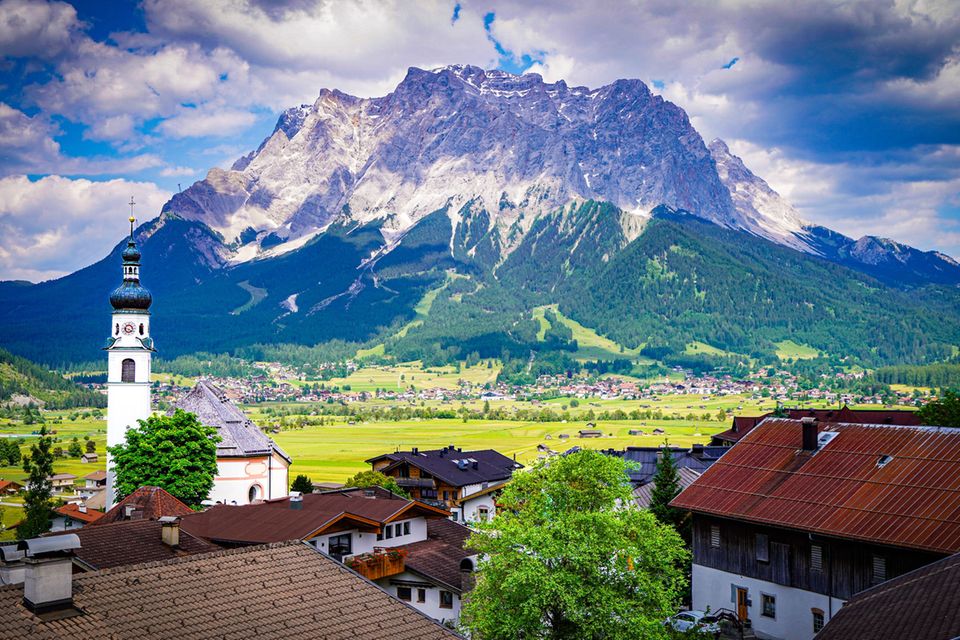 Das Budget für acht Tage Urlaub in Deutschland reicht in Österreich statistisch gesehen nur für eine Woche. Destatis berechnete für Dienstleistungen in Gaststätten und Hotels zwischen Innsbruck, Wien und Kärnten ein um 15 Prozent höheres Preisniveau als in Deutschland.
