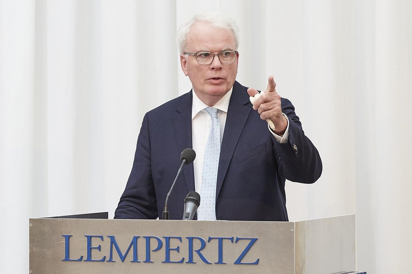 Henrik Hanstein bei einer Auktion