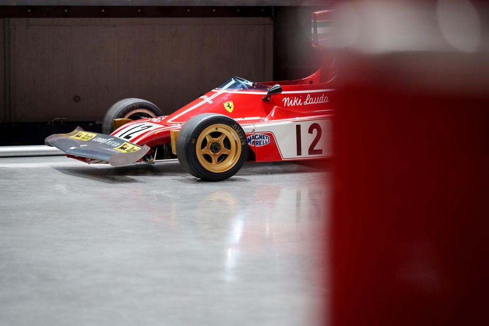 Ferrari mit der Nummer 12