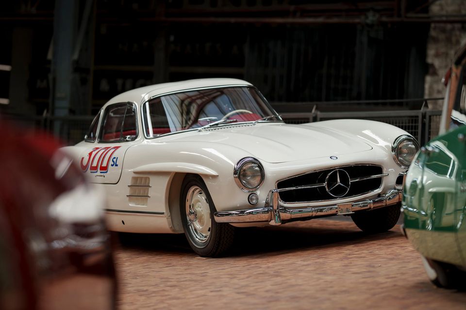 Weißer Mercedes Oldtimer
