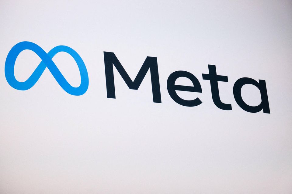 Die größten Chancen zum „Twitter-Killer“ zu werden, besitzt aktuell wohl Threads – eine App, die Facebook-Mutterkonzern Meta veröffentlicht hat. Threads sieht Twitter sehr ähnlich und funktioniert auch so. Meta selbst formuliert es anders und sagt, Threads sei nicht wie Twitter, sondern wie Instagram – nur mit Texten statt Bildern. Ein Vorteil ist offensichtlich: Nutzerinnen und Nutzer können denselben Personen folgen, denen sie schon auf Instagram folgen. Nutzer können sich auch direkt über Instagram anmelden.