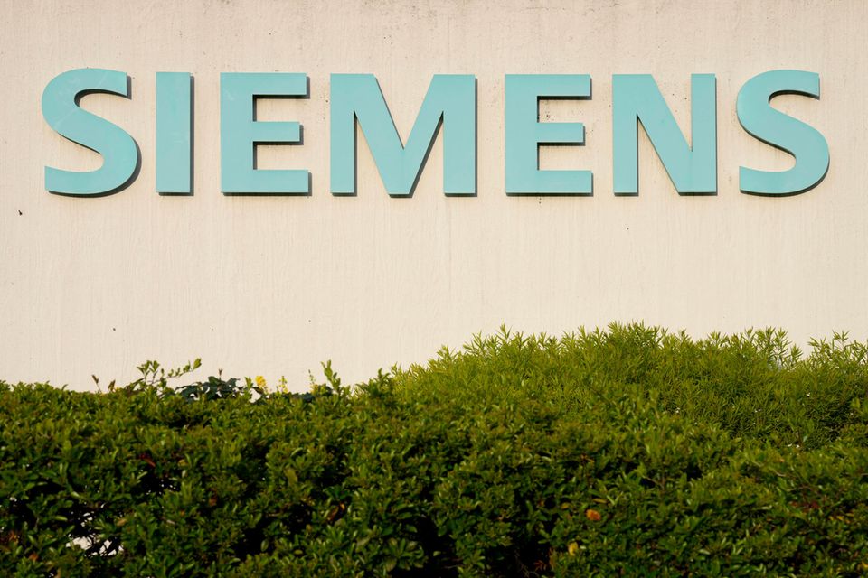 Rang 91: Siemens  Der Siemens-Konzern ist mit einem Börsenwert von 132 Milliarden US-Dollar wieder in den Top-100. Vor einem halben Jahr stand er noch auf Rang 115.