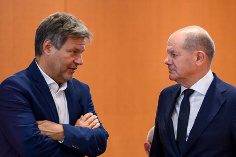 Bundeswirtschaftsminister Robert Habeck und Bundeskanzler Olaf Scholz – die Klatsche aus Karlsruhe wird für SPD, Grüne und FDP zur Probe aufs Exempel