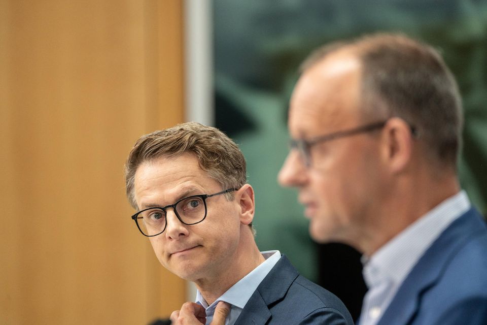 CDU-Parteichef Friedrich Merz mit seinem neuen Generalsekretär Carsten Linnemann im Konrad-Adenauer-Haus in Berlin