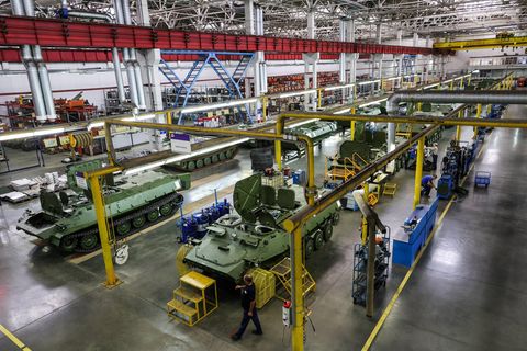Wegen des Kriegs in der Ukraine floriert vor allem die russische Rüstungsindustrie