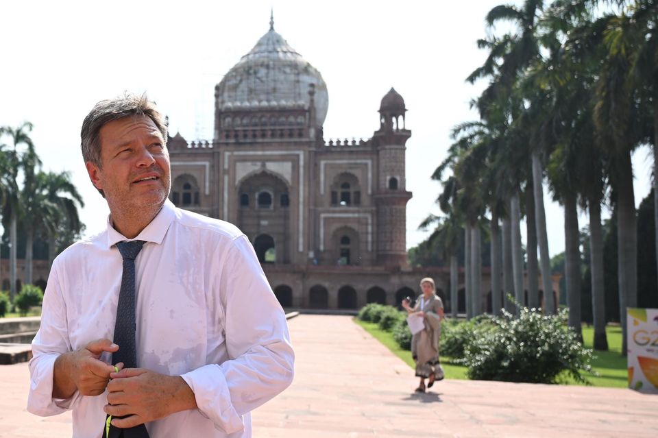 Robert Habeck besucht das Safdarjung Mausoleum