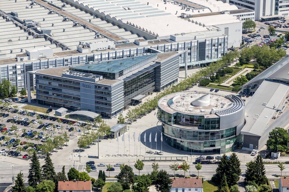 Die meisten Akademiker träumen in Deutschland weiterhin von einer Karriere in der Automobilbranche. Audi verteidigte im Ranking den zweiten Platz. Das Ergebnis sank von 7,0 auf 6,7 Prozent.