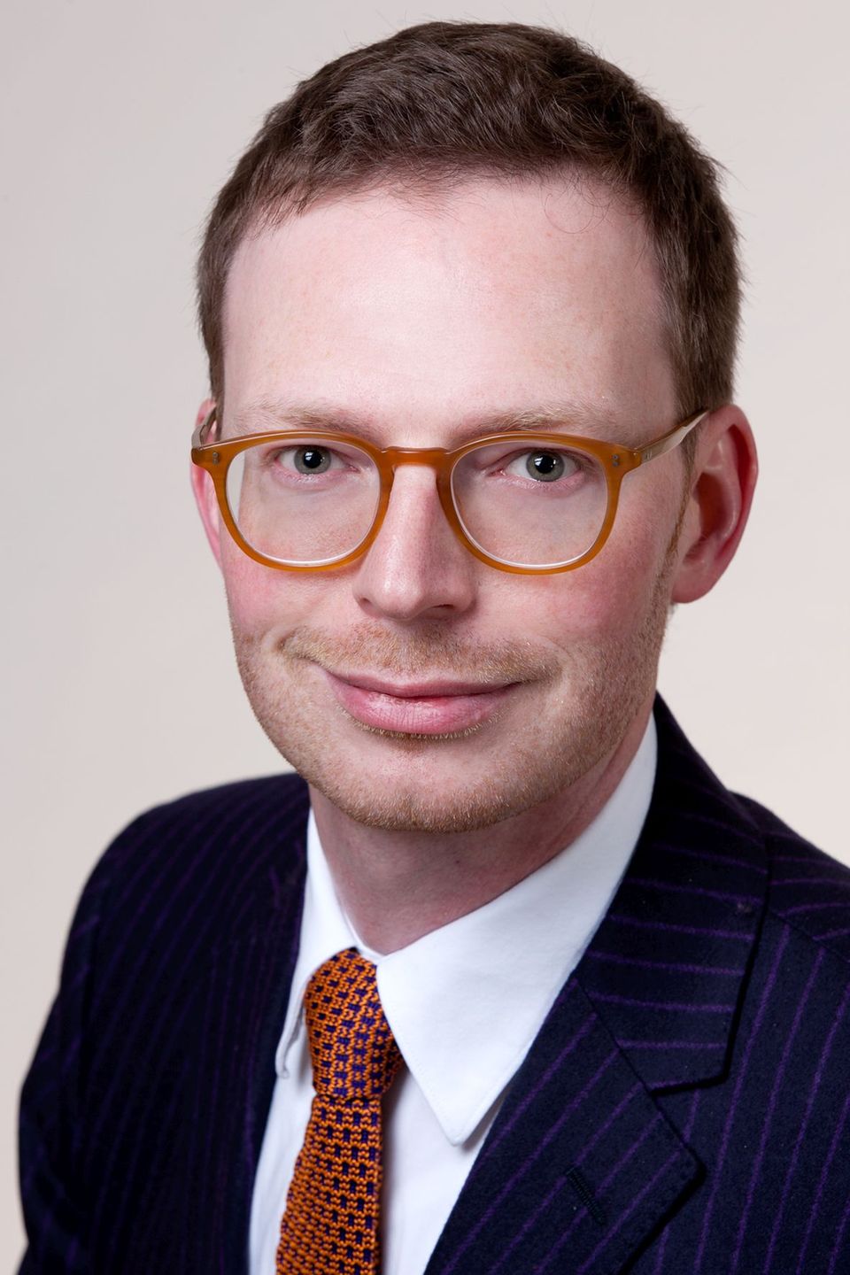 Klaus Ulrich Schmolke ist Professor für Wirtschaftsrecht an der Universität in Erlangen-Nürnberg. Zu den Auswirkungen der neuen EU-Whistleblower-Richtlinie und ihrer Umsetzung in Deutschland hat er intensiv geforscht und hält international Vorträge zum Thema