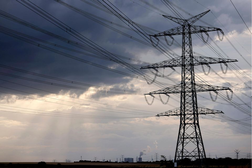 Stromtrasse bei Frechen: Verbraucherschützer raten bei Strom und Gas zum Preisvergleich - ein Anbieterwechsel könnte sich lohnen