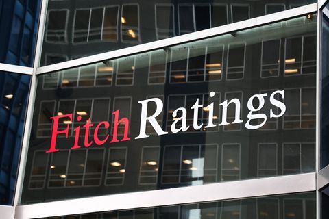 Der Schriftzug Fitch Ratings ist auf der Gebäudefassade der Ratingagentur in New York zu sehen