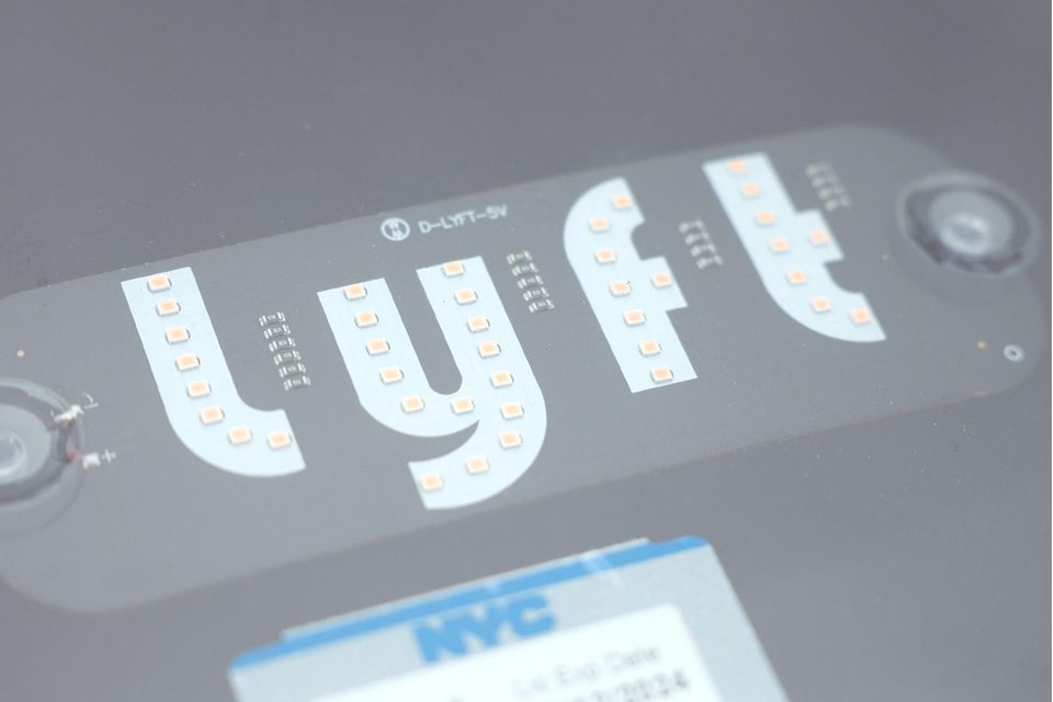 Lyft trennte sich 2023 auf einen Schlag von gleich einem Viertel seiner Beschäftigten. Der Uber-Konkurrent teilte im April mit, knapp 1100 Beschäftigte zu entlassen. Das entsprach Medienberichten zufolge 26 Prozent der Belegschaft.