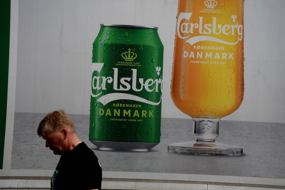 Carlsberg ist weit mehr als die gleichnamige Biermarke. Zu dem dänischen Brauereikonzern gehören Marken wie Holsten, Tuborg oder Somersby. Der Ausstoß erhöhte sich leicht unterdurchschnittlich um 3,6 Prozent auf 102 Millionen Hektoliter. Damit konnte Carlsberg wieder in den dreistelligen Bereich vorstoßen.