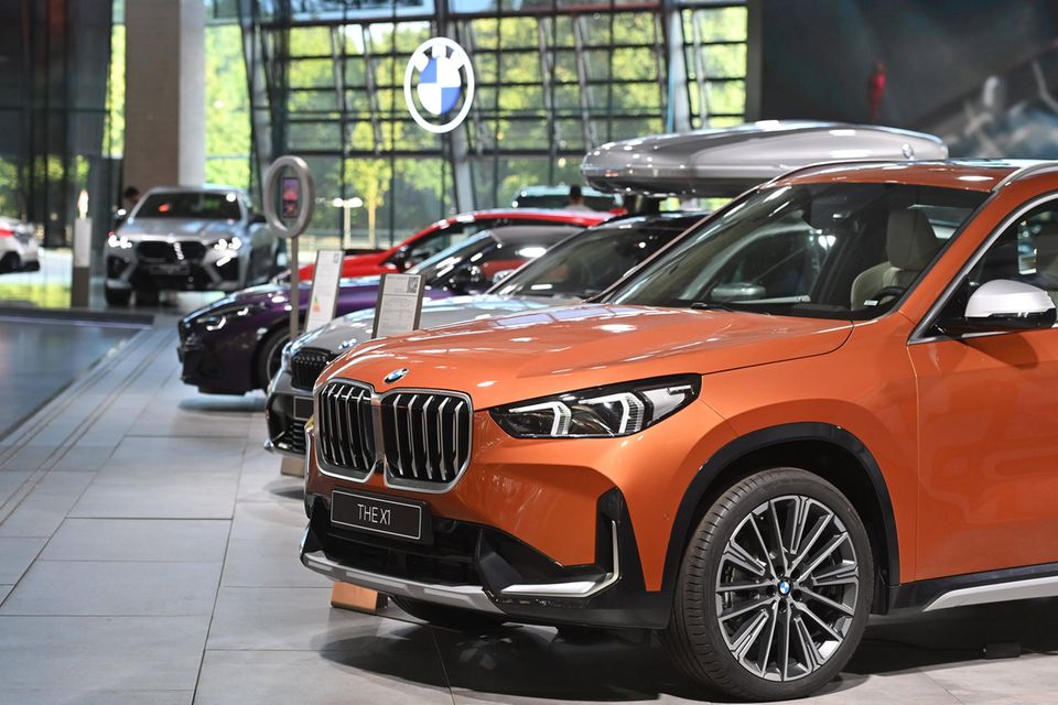 Deutsche Hersteller sind im Punkte-Ranking „gut“ vertreten. BMW kam mit 4,8 Prozent deutlich vor Mercedes auf den siebten Platz. „Nur wenige Versicherer erhöhen aufgrund von Punkten den Kfz-Beitrag“, beruhigte Check24 besorgte Kunden, warnte jedoch: „Die Angabe sollte immer wahrheitsgemäß erfolgen, um den Versicherungsschutz nicht zu gefährden.“