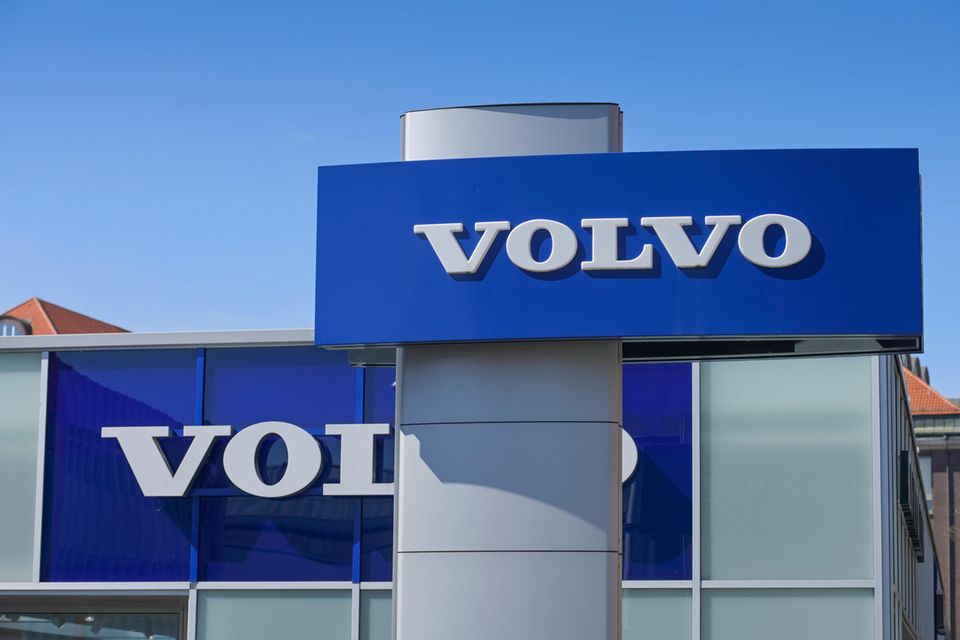Volvo ist gemeinhin eher für sichere Familienkarossen bekannt. Dennoch platzierte sich die Marke vor Alfa Romeo und Mercedes. 4,7 Prozent der Kunden von Check24 mit einem Volvo hatten Punkte in Flensburg.