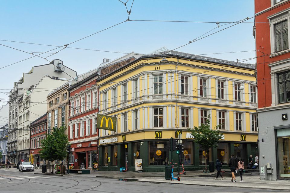 Ein Big Mac kostet in Europa generell besonders viel. Das gilt umso mehr für Norwegen. Es kam mit deutlichem Vorsprung vor Schweden auf Rang drei. 6,59 Dollar wurden dort den Angaben zufolge im Schnitt für den Hamburger von McDonald's verlangt. Ein europäisches Land konnte das aber locker toppen.