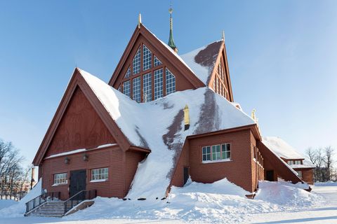 Auch die historische Kirche Kirunas muss 2026 umziehen